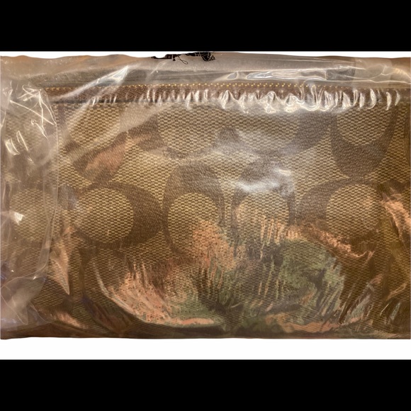 NWT Coach Tech Phone Wallet In Colorblock Signature Canvas - Picture 4 of 5